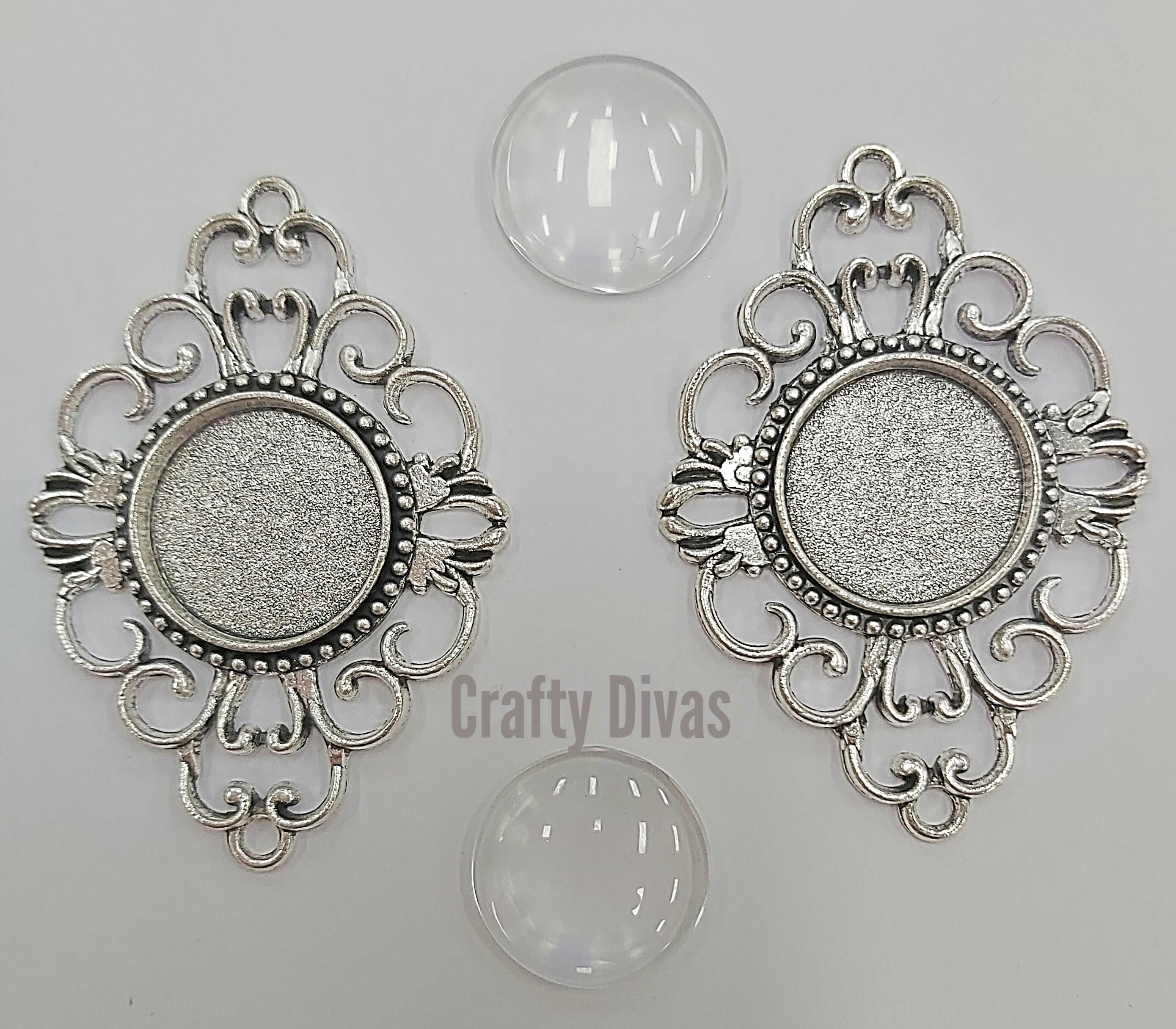 Filigree Pendant with Cabochon Setting