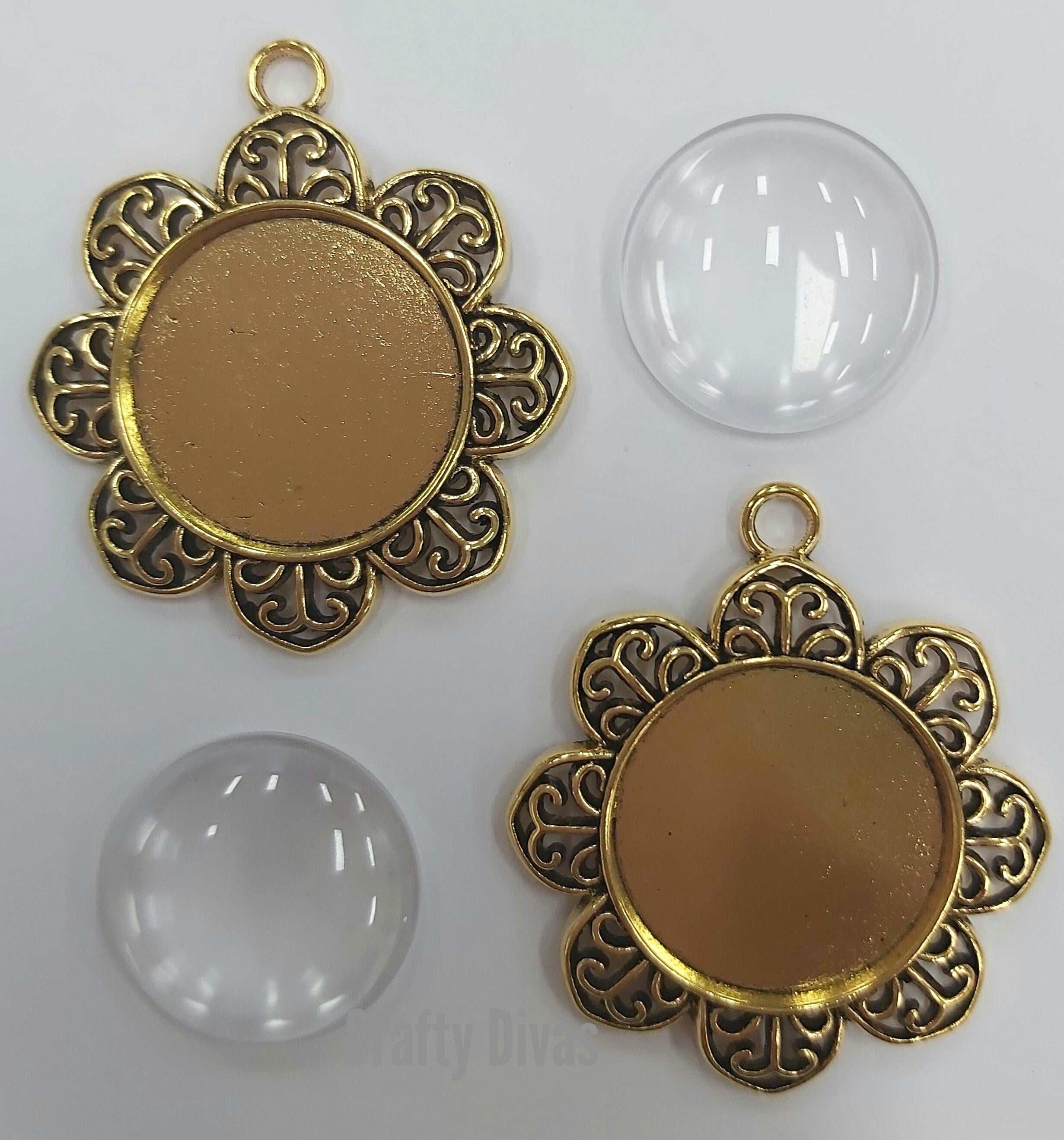 Flower Pendant with Cabochon Setting