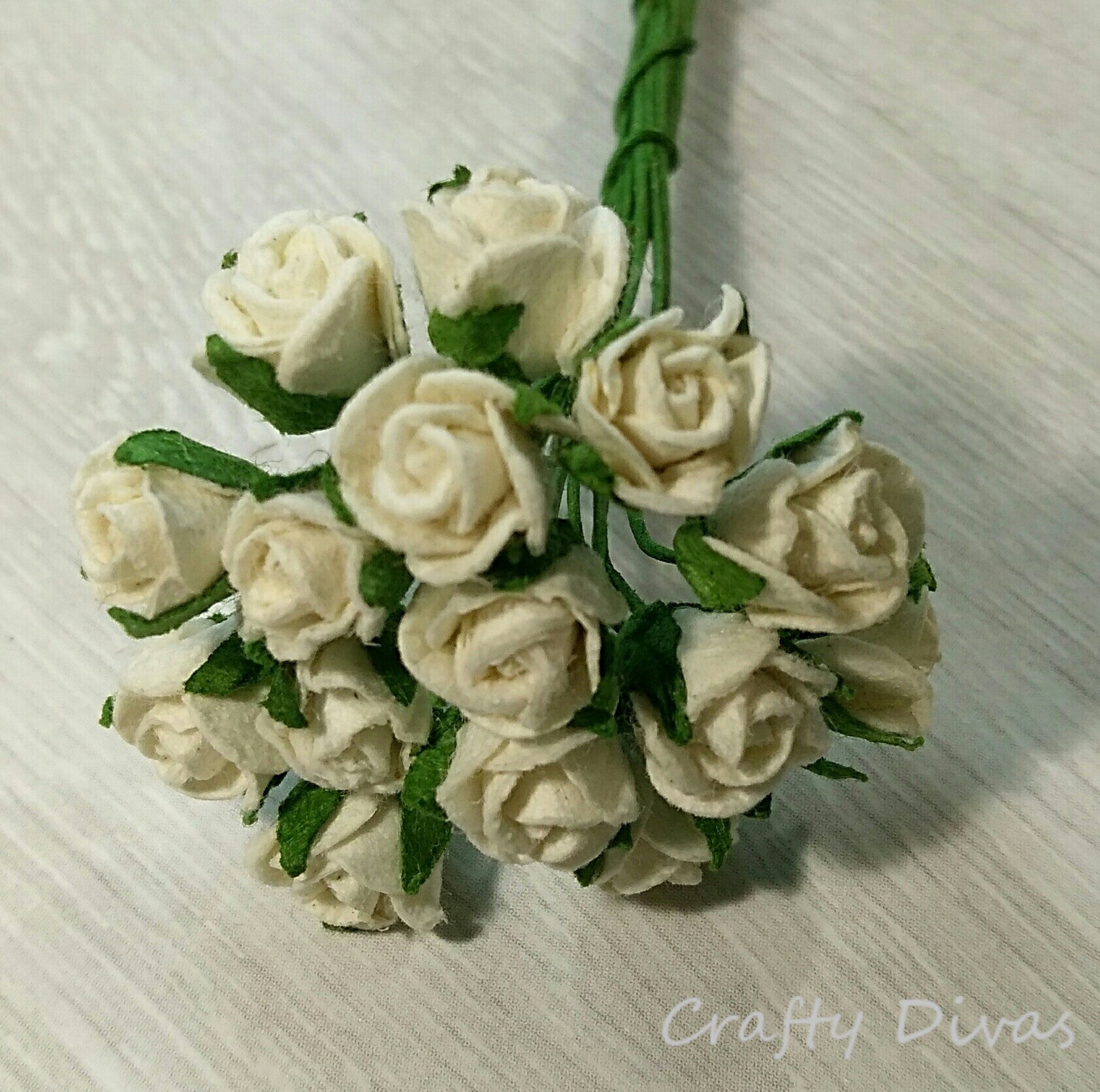 Mulberry Semi-Open Rosebuds 8mm - White