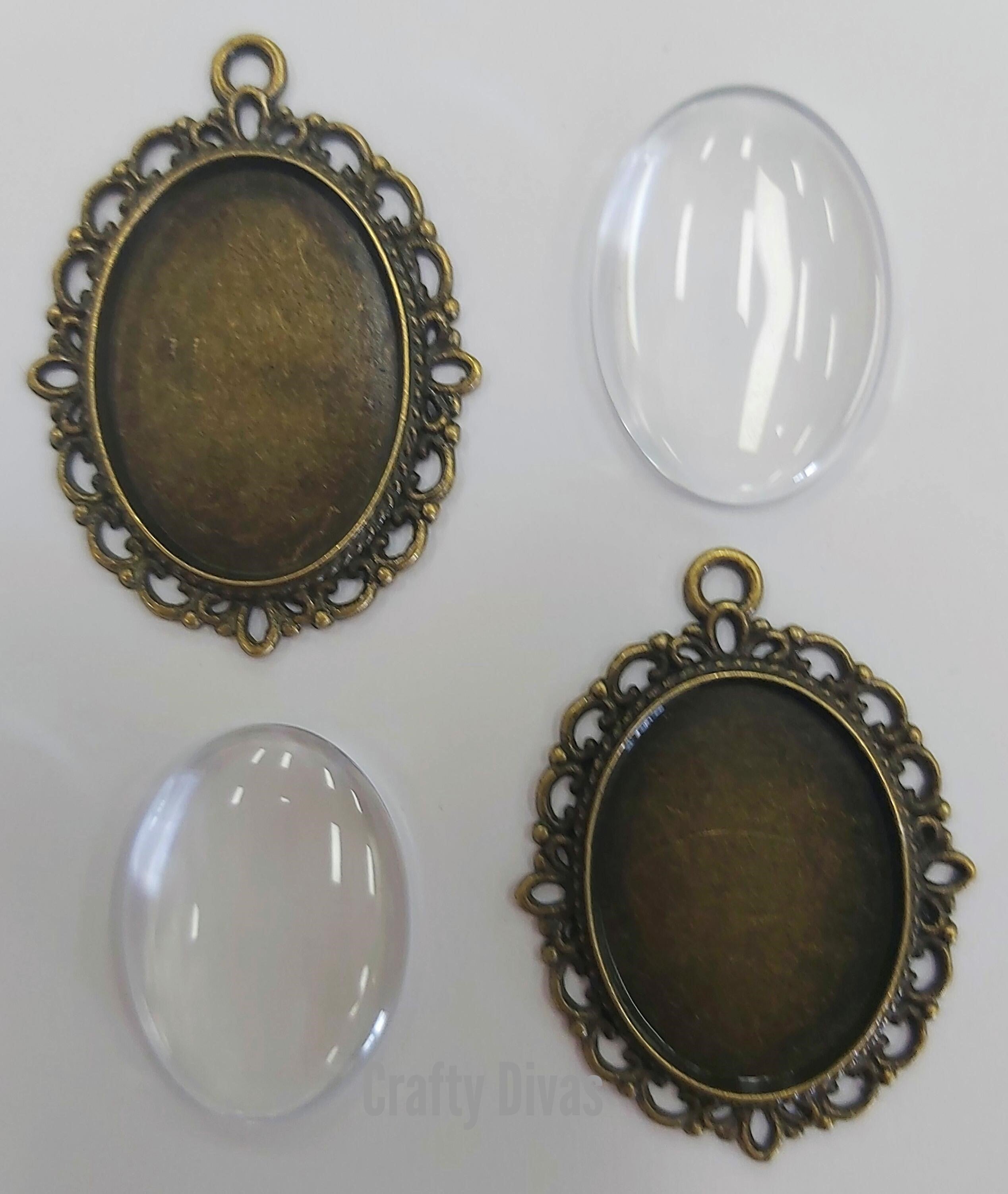 Oval Pendant with Cabochon Setting